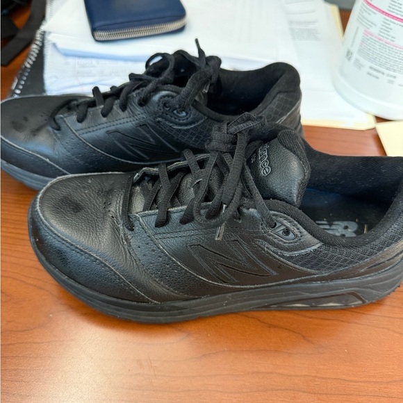 New Balance Black Athletic Shoes with Textured Leather - Picture 3 of 6